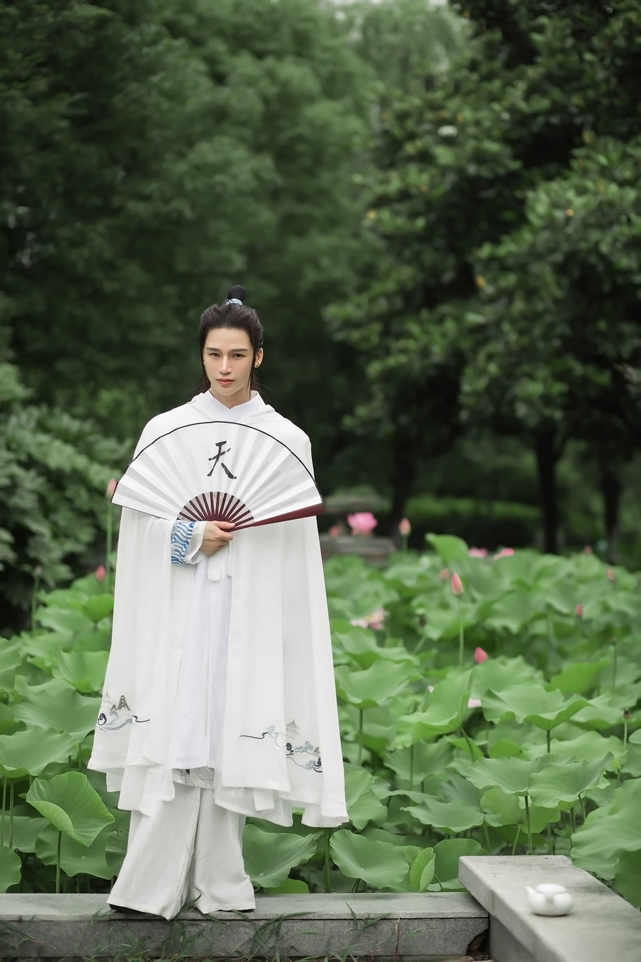 陈奕天曝光了好多之前未曝光的古装照,简直就是福利_写真_组合_魔术师