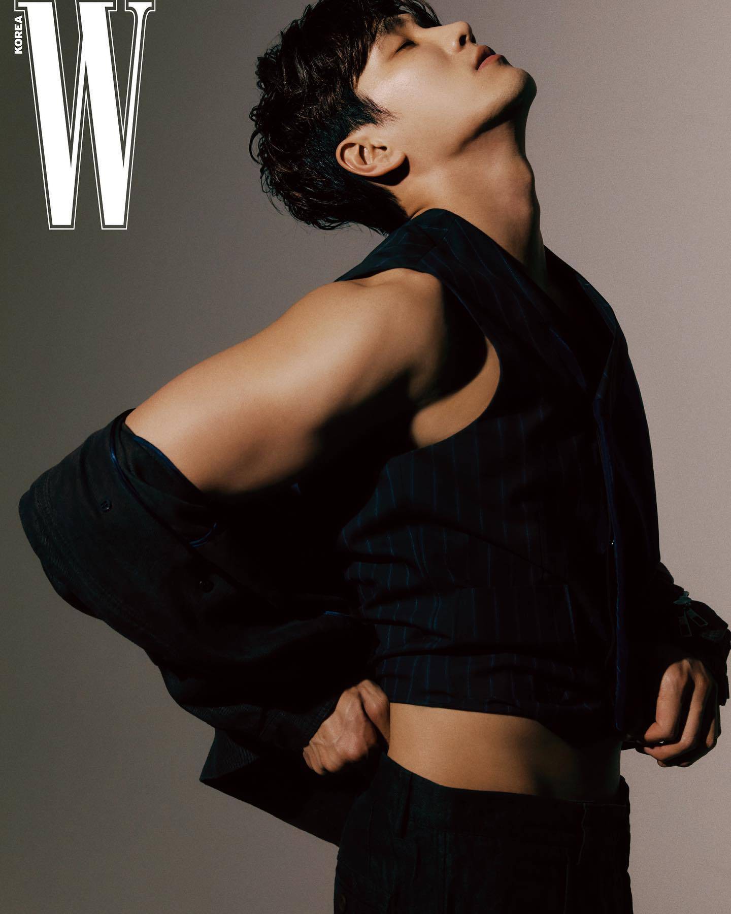 running man》上展示过人的力量,甚至还能与我们「能力者」金钟国抗衡