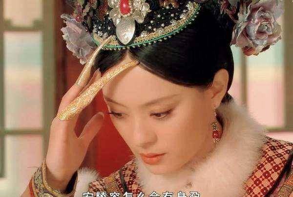 十分头疼,毕竟同是皇上妃子,都想怀孕,但是甄嬛是知道皇后的阴谋的
