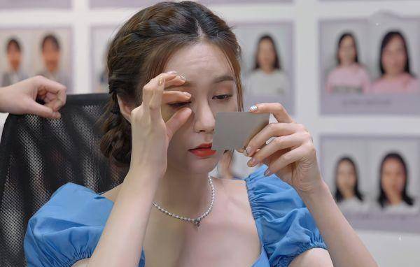 沈梦辰当众卸妆,擦掉粉底和眼线后皮肤不黑,但肤质却令人震惊_生活