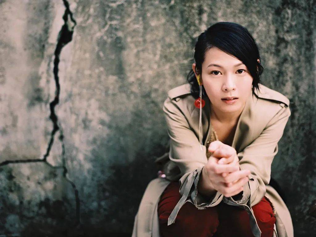 享受独处,不怕孤单的"结婚狂"——刘若英_身份_角色_一个人