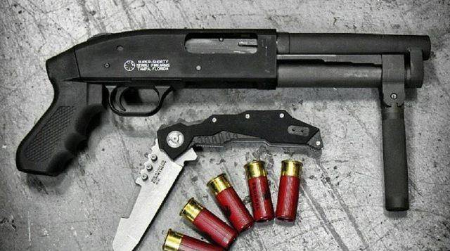 1998年,谢尔布用莫斯伯格公司的马弗里克88(maverick88)霰弹枪的机匣