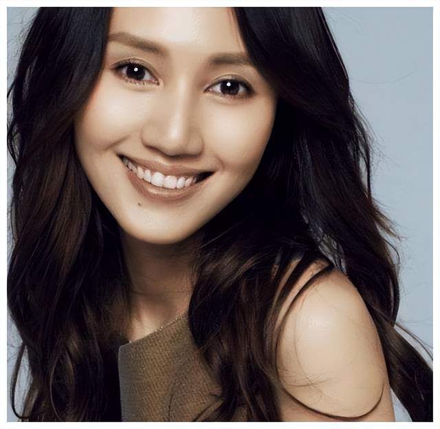 演员袁泉:外型超像混血,默默演戏用情专一,得奖无数从不炒作_夏雨