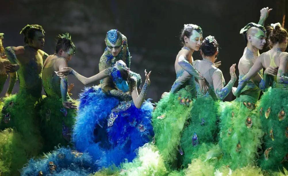 孔雀舞变裸体秀!