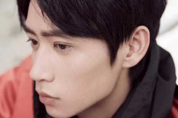 热血《八佰》:歌手魏晨成功转型为演员,这些年他到底经历了什么_朱胜