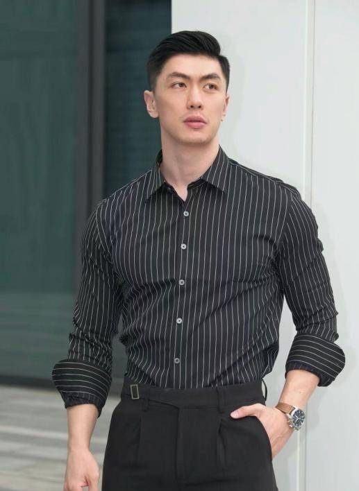 男人过了50岁,建议穿这3种"搭配",不油腻又有品味_男性_衣服_衬衫