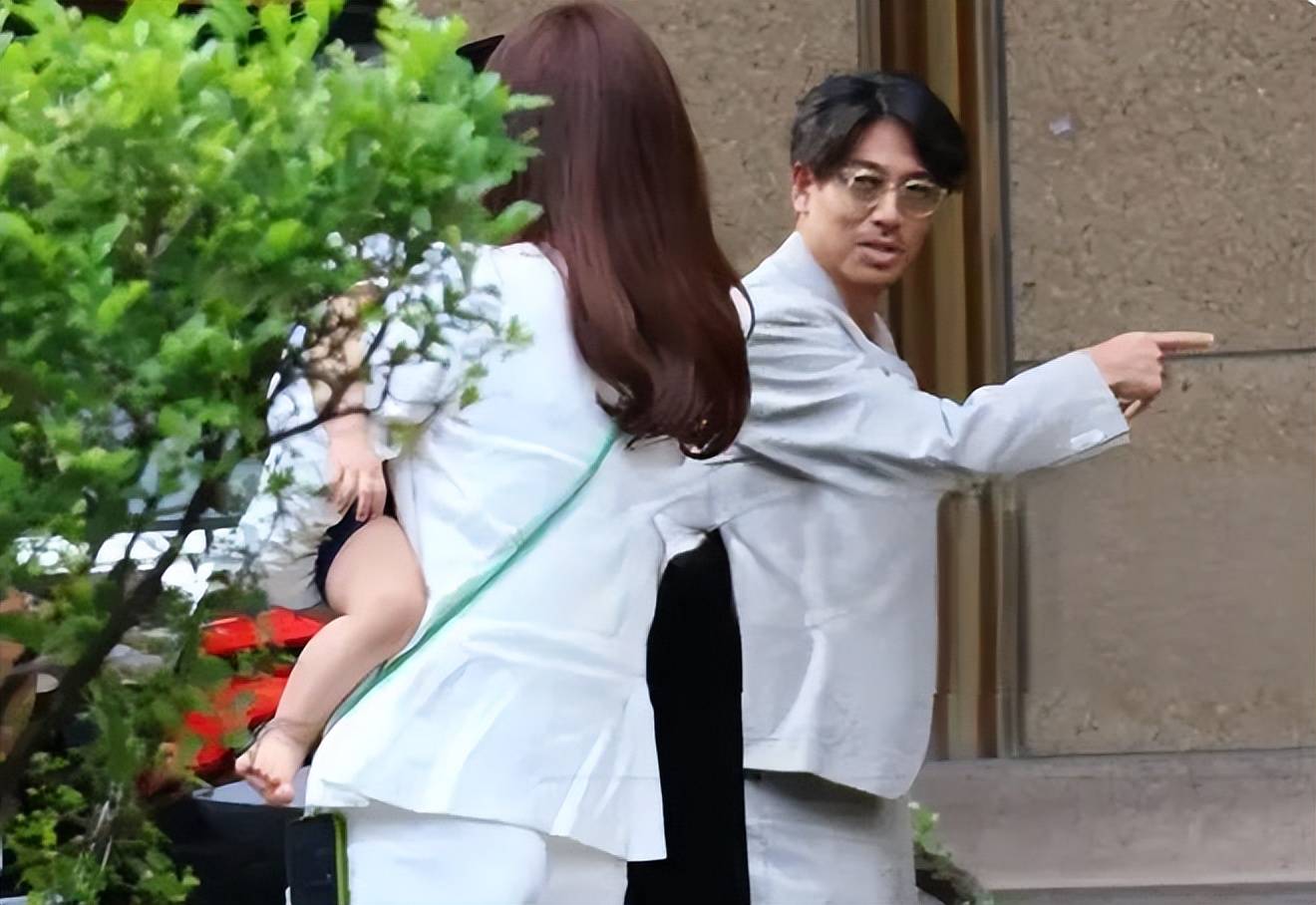 网传林志玲曾在日本轻生,疑被日本丈夫家暴背叛,婚后膝盖频淤青_黑泽