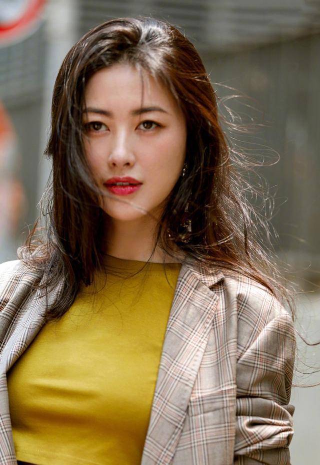 朱珠的四段感爱情,曾和世界顶级富豪相恋,靠性格征服了4位男人_女人