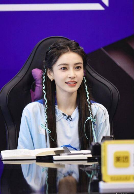 杨颖不叫angelababy!自曝"真实英文名"拼音超特别_wing_艺名_英语