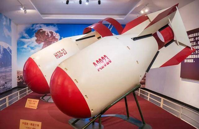 美国第一颗原子弹叫"瘦子",苏联的叫"南瓜",我国的叫啥?_核武器_中国_