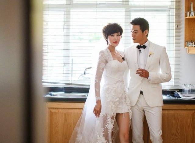 45岁鲍蕾晒与丈夫合照秀恩爱!