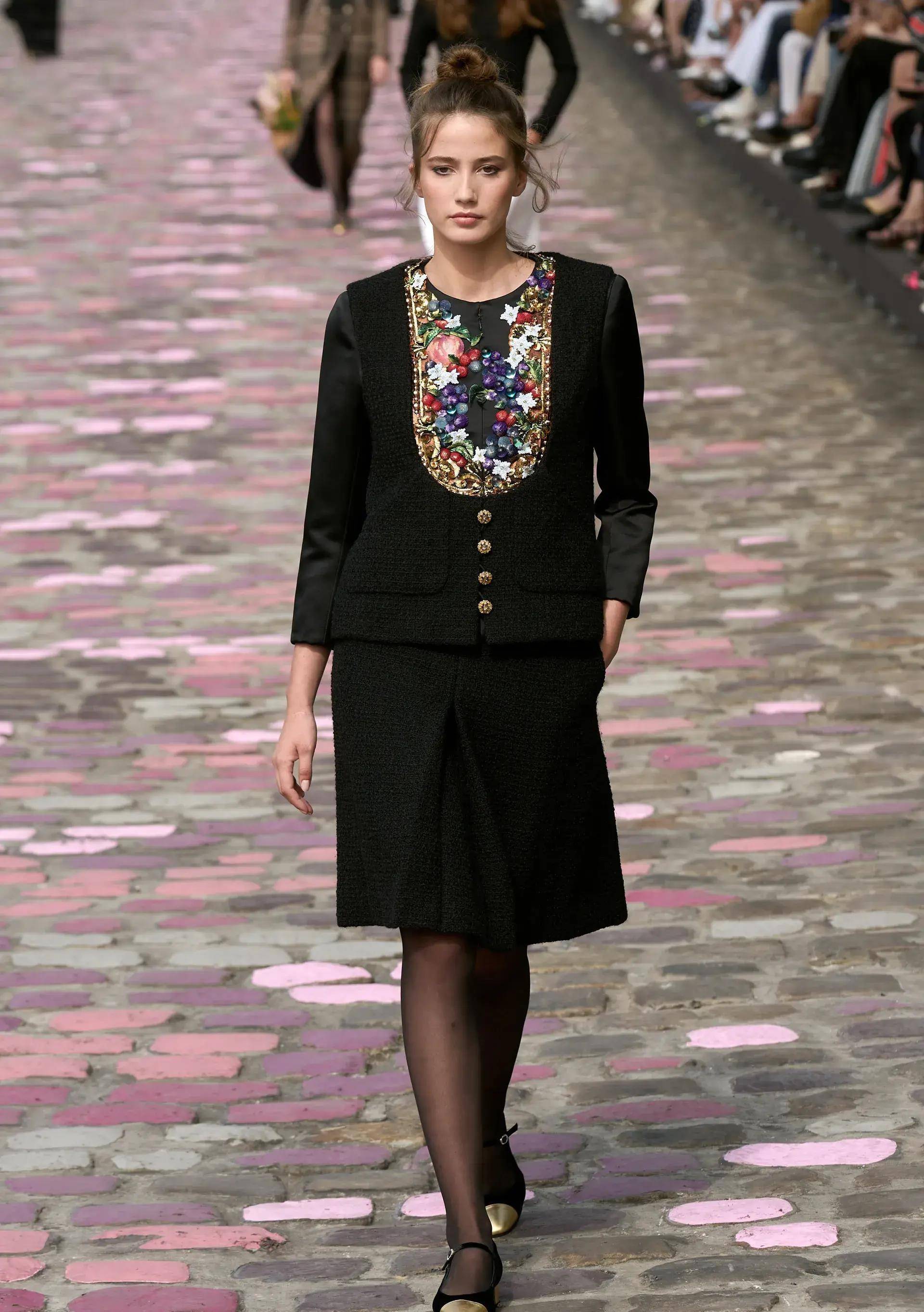 chanel 2023秋冬高定系列女装_黑色_连衣裙_条纹