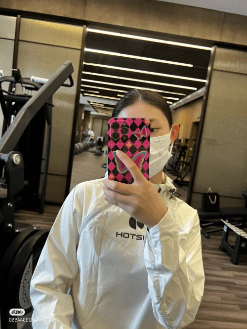 林允展现青春靓丽健身穿搭:hotsuit后秀暴汗服十分吸睛_运动_品牌