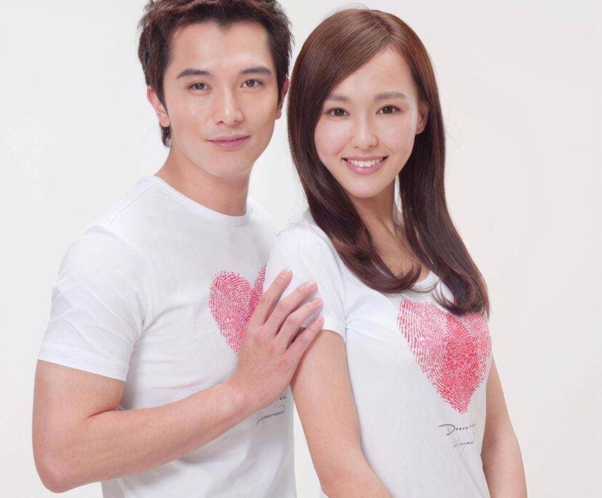 产后素颜暴露真正颜值!_邱泽_照片_笑容