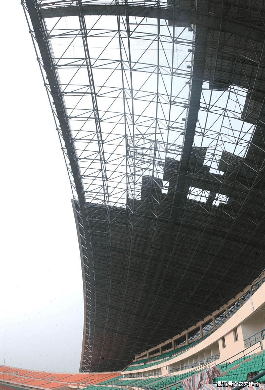 台风杜苏芮登陆福建晋江,泉州体育馆顶棚被台风掀起_影响_图片_网络