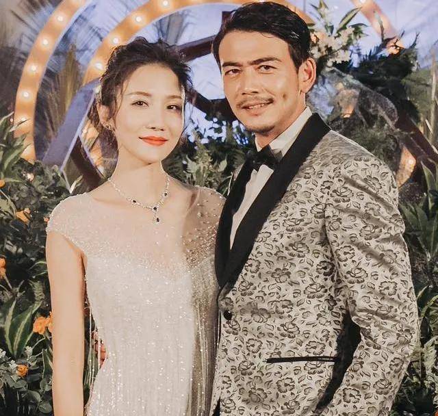 演员杨烁,14岁出来打工,结婚8年儿女双全_王黎雯_中戏_小时候