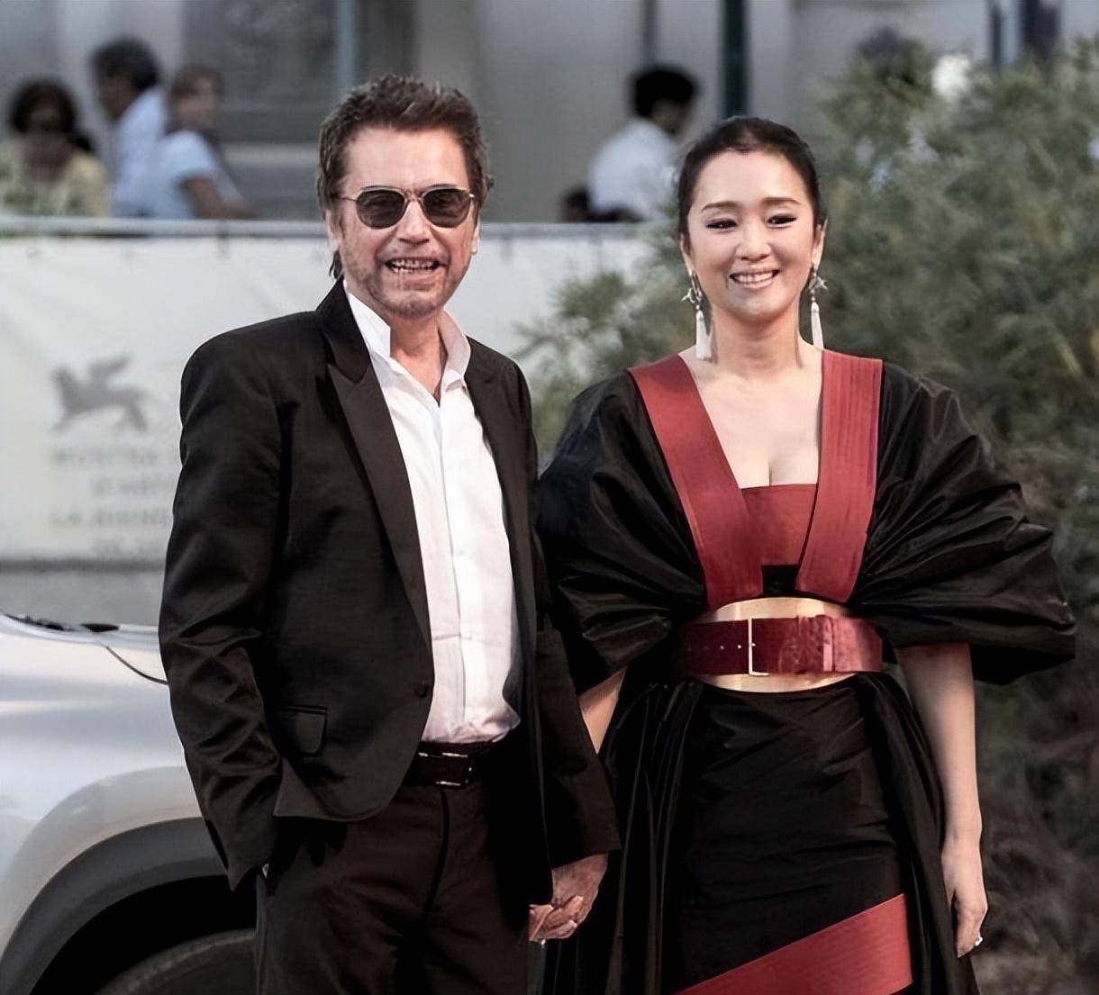 巩俐:陪伴张艺谋8年无果,最终嫁70岁男友,结婚三年至今无子_电影_李安