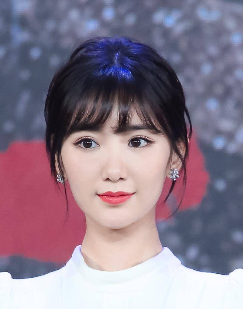 眼睛好看的4位女星,不仅明亮动人还自带美瞳,网友:是心动感觉_毛晓彤