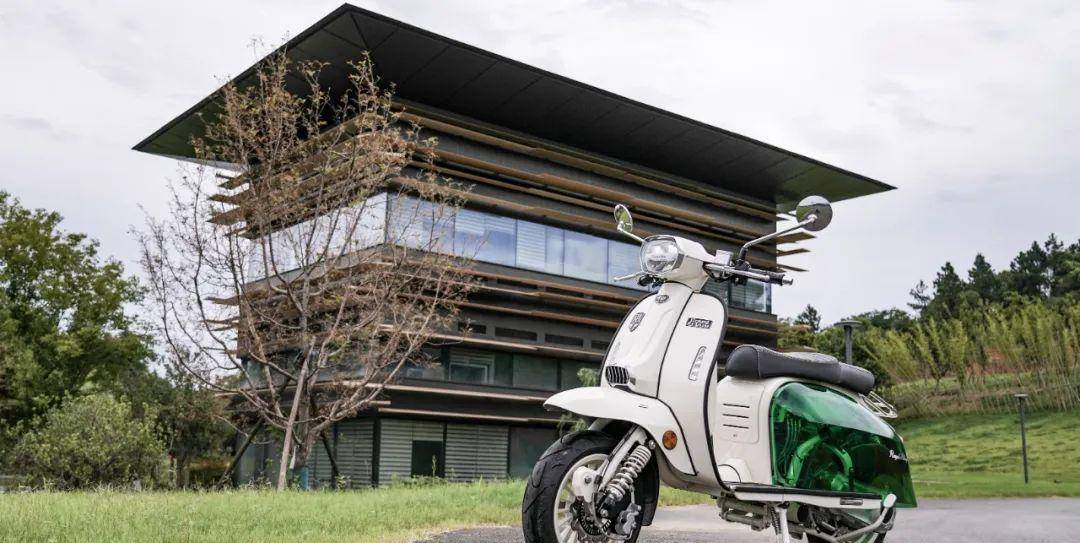 ra摩托泳池派对,带你解锁不一样的复古踏板_搜狐汽车_搜狐网