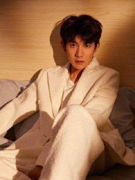 王源首度解释抽烟事件,也袒露自己的恋爱观!_事情_王俊凯_成长