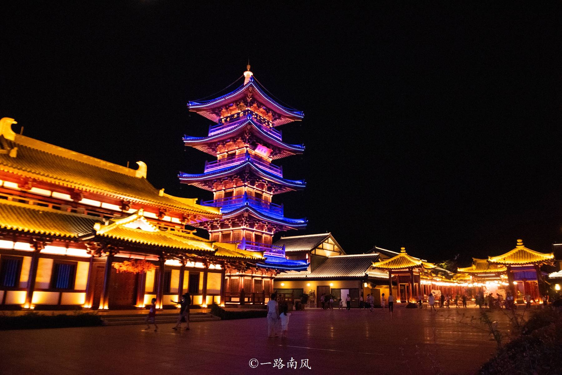 江西版"大唐不夜城"走红,一秒穿越到繁华盛唐,就在新余_时间_小镇