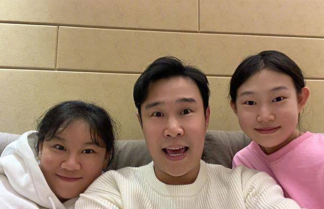 小沈阳15岁女儿晒美照自嘲长痘痘,获赞青春美少女,越来越漂亮_沈佳润