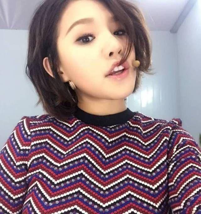 谢依霖晒半裸孕肚照,肚子很大妊娠纹吓人,真是娱乐圈最真实孕妇_网友