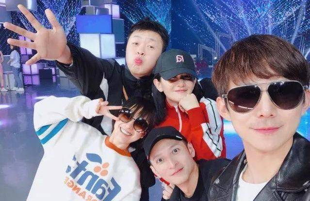 快本成团宠,不仅公布女儿名字,还读了张杰写的情信_身体_何炅跟_汪涵