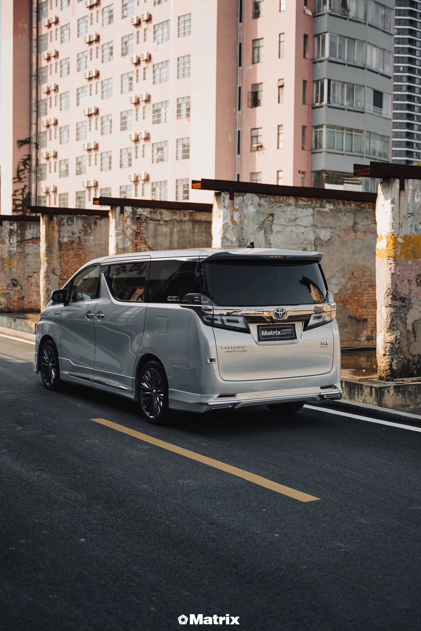 丰田威尔法matrix矩阵改色膜远峰蓝魅金,清新脱俗_搜狐汽车_搜狐网