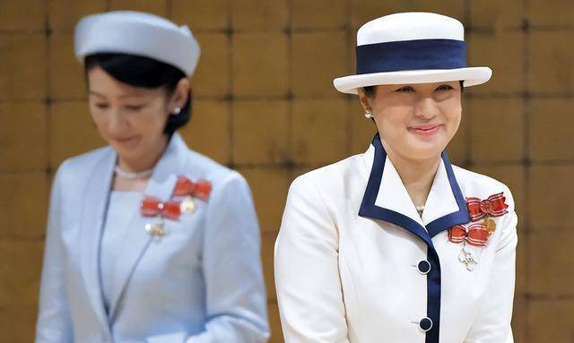 可当雅子生下了爱子,而且后来渐渐进入王妃状态的时候,纪子内心的平衡