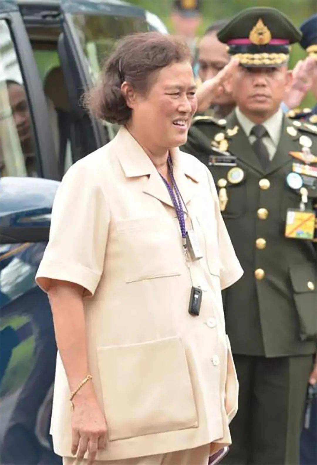 诗琳通公主自幼接受严格的王室教育,具备卓越的外交能力和领导才能.