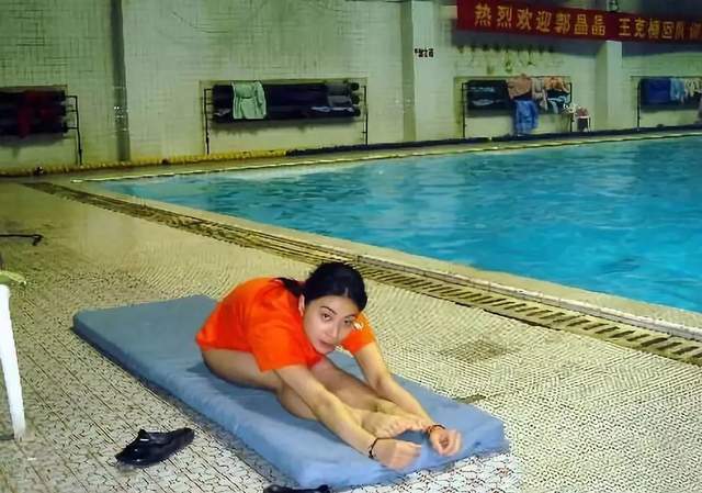 回顾:郭晶晶"下嫁"背后:你好,我也不差呀.老娘自己就是豪门!