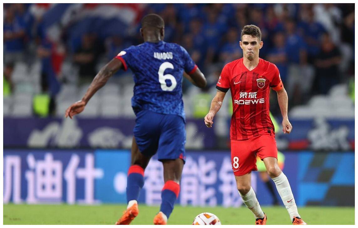 积极发起进攻,大胆前插,并利用马雷莱和巴索戈的个人能力帮助水门防守