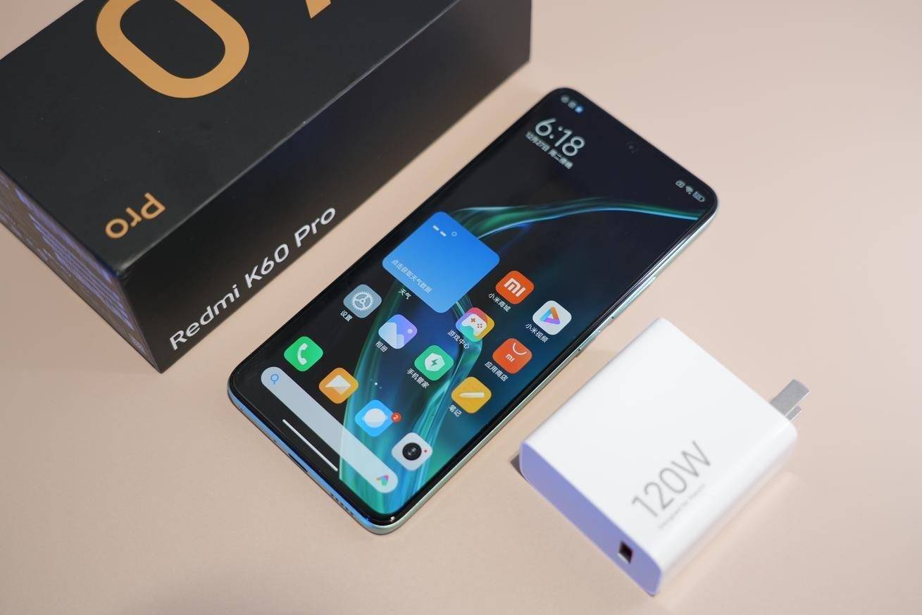 红米手机10周年!首款机型再度亮相:干掉山寨机的绝对功臣!