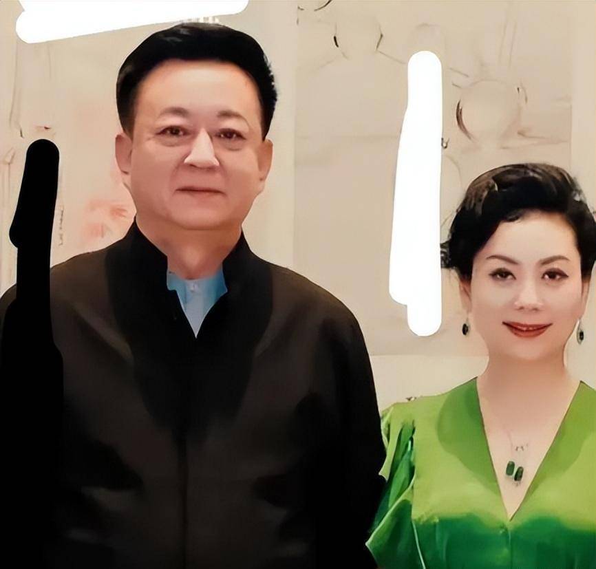 朱军满心欢喜,回到家中告诉谭梅,让他意外的是,谭梅非但没有埋怨,反而