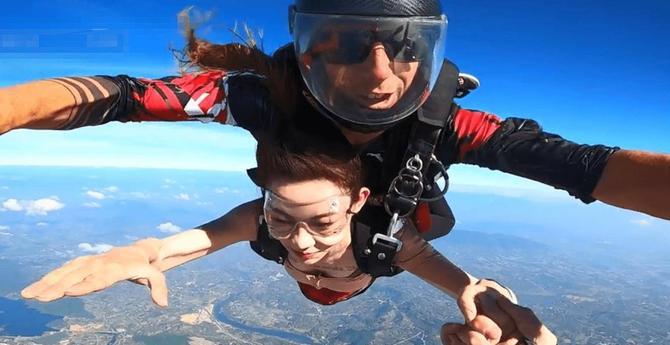 吐舌悬空牵手太甜了,男人许诺_陆文_问题_未来的