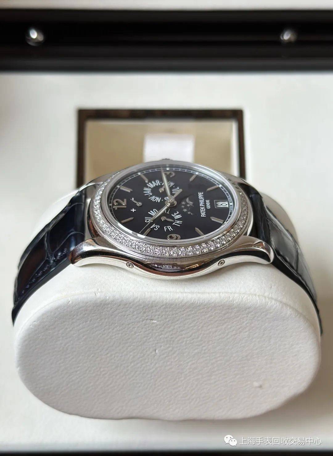 17年带发票大全套 18k白金材质 百达翡丽手表回收_年历_钻石_灯笼