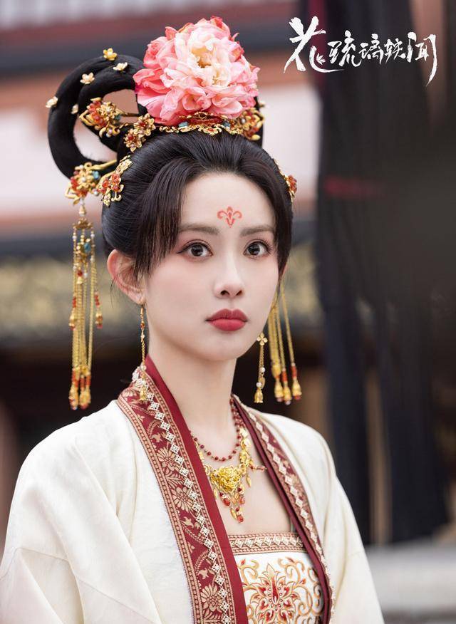 唐嫣新戏造型模仿杨幂被吐槽,粉丝给造型师发教程,接戏别只看钱_观众