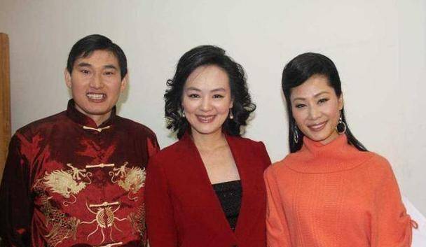 于文华因两首歌爆红,离开第一任老公遇天子,最终爱情事业双丰收_男人