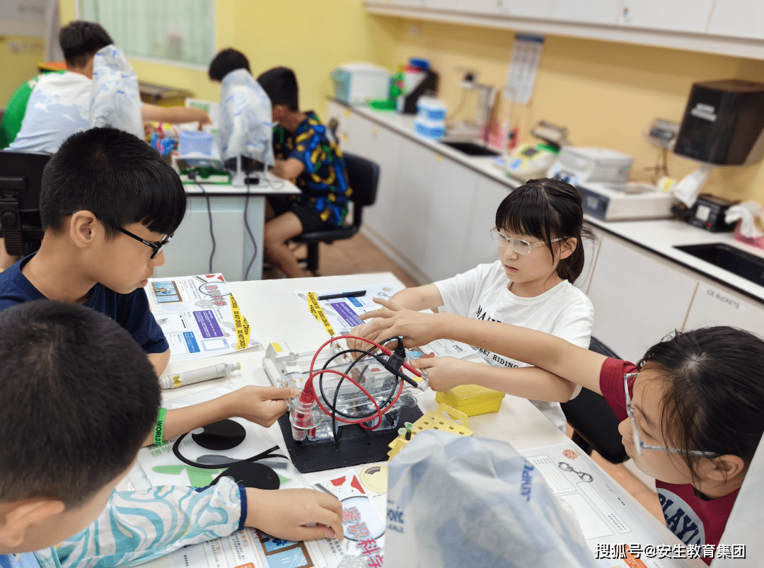 火箭",鉴识科学,探索自然与科学的奥秘,增强科学素养,技术素养,数学