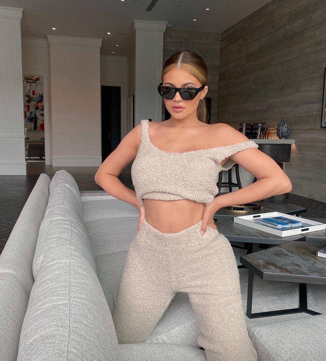 卡戴珊小妹24岁坐拥75亿!