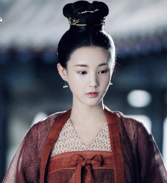 《鹤唳华亭》李一桐灵气不足被嘲拉低女主门槛,颜值不如丫环路人_演技
