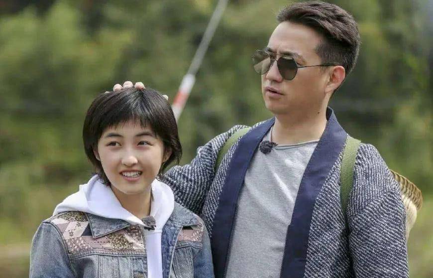 《向往的生活》被骂,节目组发出照片,网友纷纷道歉_何炅_高考_卷子