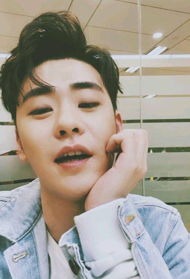 张云雷官宣两周年(粉丝),好事儿不断,新歌《牵挂》双钻石啦_什么_因为