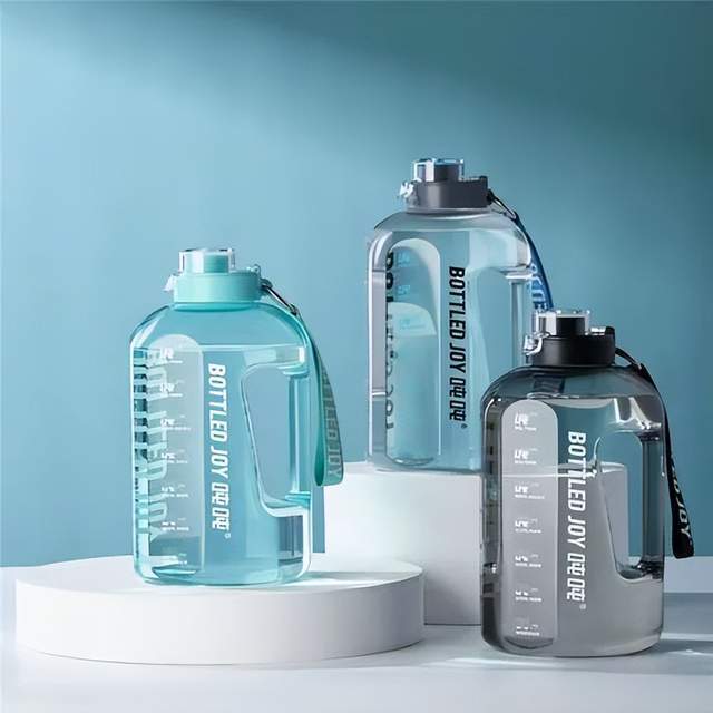 的品牌,甚至衍生出一个品类,不论是nba球星勒布朗·詹姆斯,肯豆·詹娜