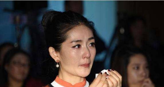 张杰千字长文护妻,透露跨年夜与汪涵抢话原因,何炅:女孩在流泪_谢娜