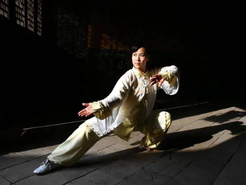 作为武术,修炼太极拳可不能只是练习套路_推手_功夫_架子