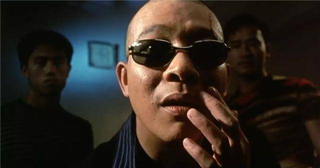 《龙在江湖》丧波,入行36年第一次拿奖,网友:好演员的春天来了_吴毅