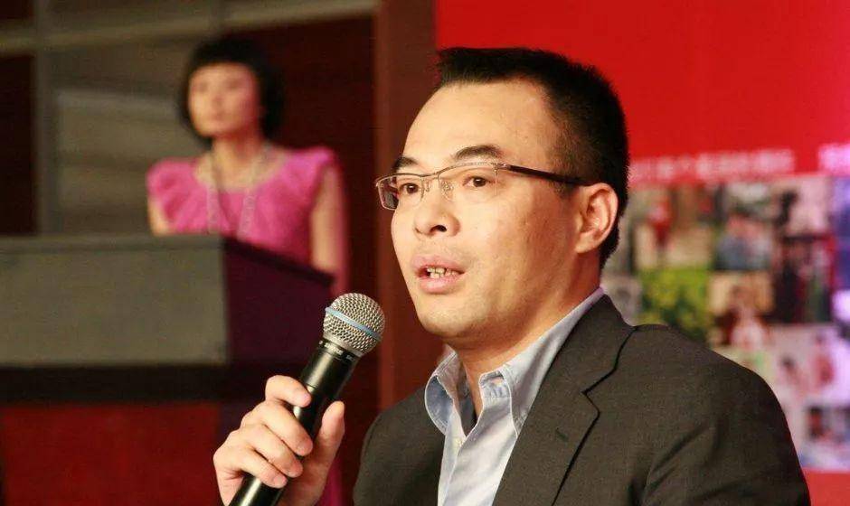 覃辉_娱乐_消费