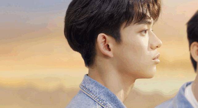 黄旭熙炫耀实绩,暗戳戳宣扬九漏鱼精神,蔡徐坤想反对却不敢说话_节目